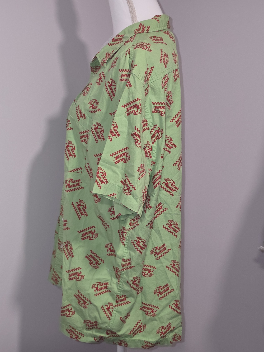 Disney Toy Story Pizza Plant Lime Green Short-Sleeve Button-Up Shirt Men Size XL - Picture 4 of 9